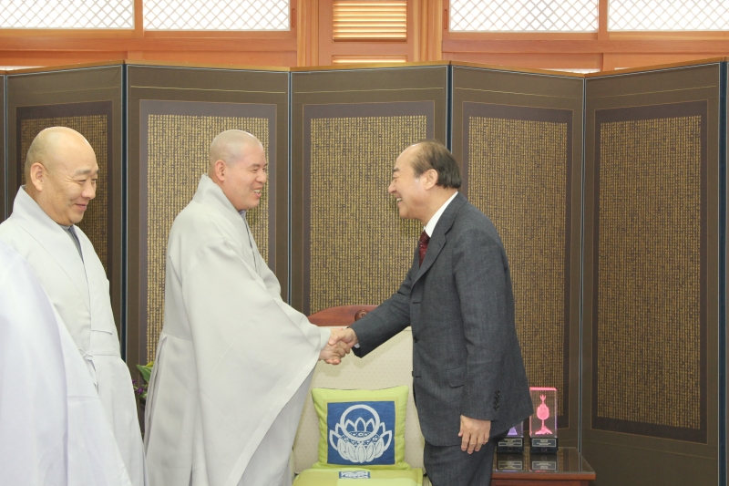 2012.02.08_송석구 사회통합위원장 예방2